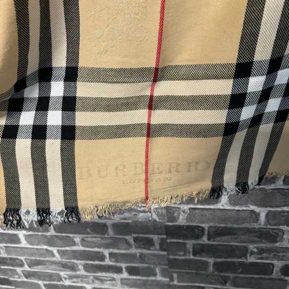 Burberry scarf nova check tan white plaid fringe hem - Picture 6 of 7